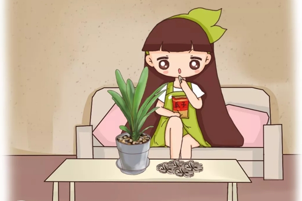 瓜子皮、花生壳、桂圆壳...给花一用上,呼呼得长嫩叶子! 瓜子皮、花生壳、桂圆壳...给花一用上,呼呼得长嫩叶子!