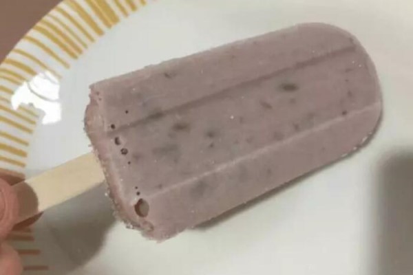 炎炎夏日,自制冰棍了解一下,2分钟搞定,美味又省钱! 炎炎夏日,自制冰棍了解一下,2分钟搞定,美味又省钱!